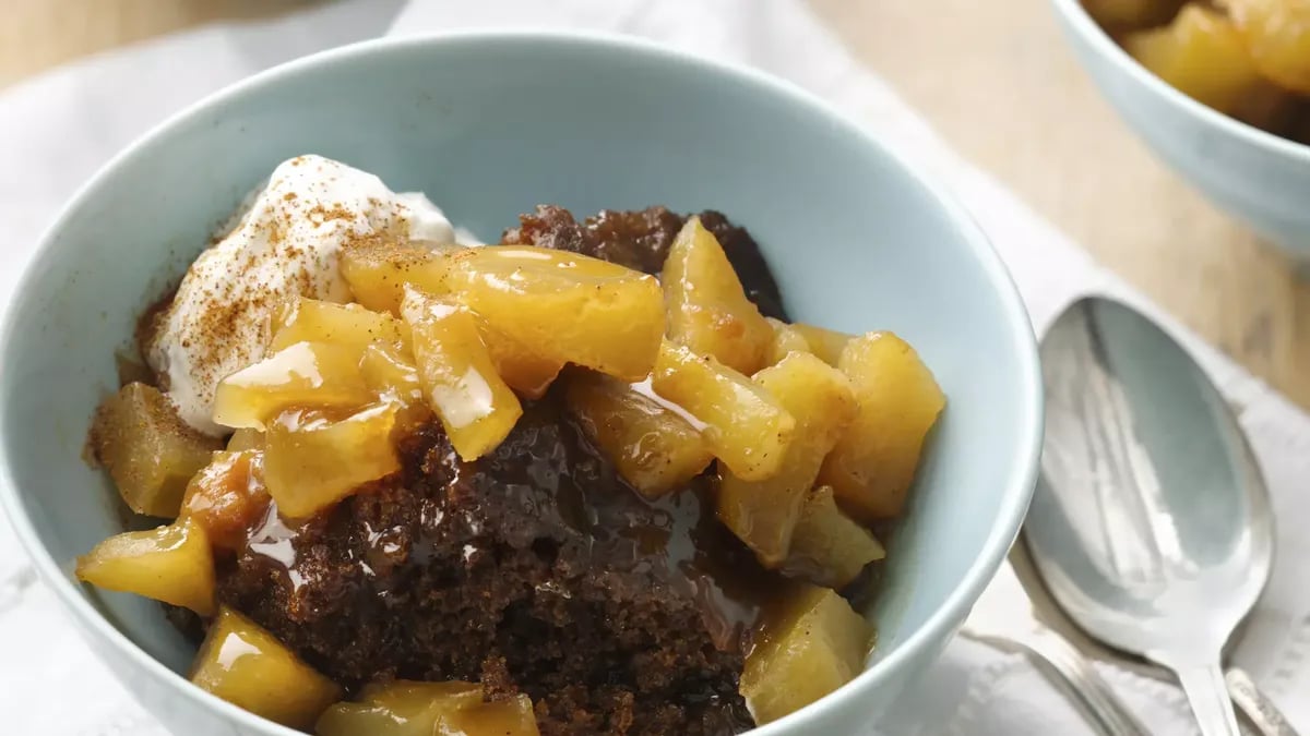 Slow-Cooker Apple Gingerbread Pudding Cake