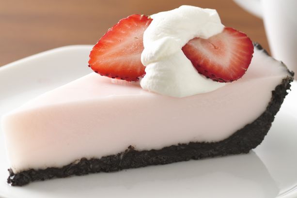 Yoplait® ParfaitPro® Strawberry Yogurt Pie