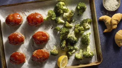 Mini Meatloaves with Broccoli and Crescent Rolls