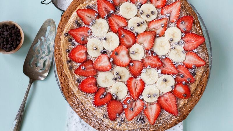 Peanut Butter, Banana and Berry Cookie Pizza