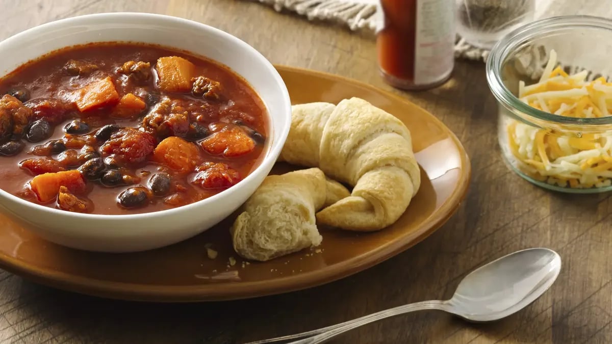 Slow-Cooker Sausage, Sweet Potato and Black Bean Chili