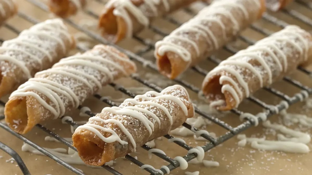 Rolled Sugar Cookie-Coconut Crisps 