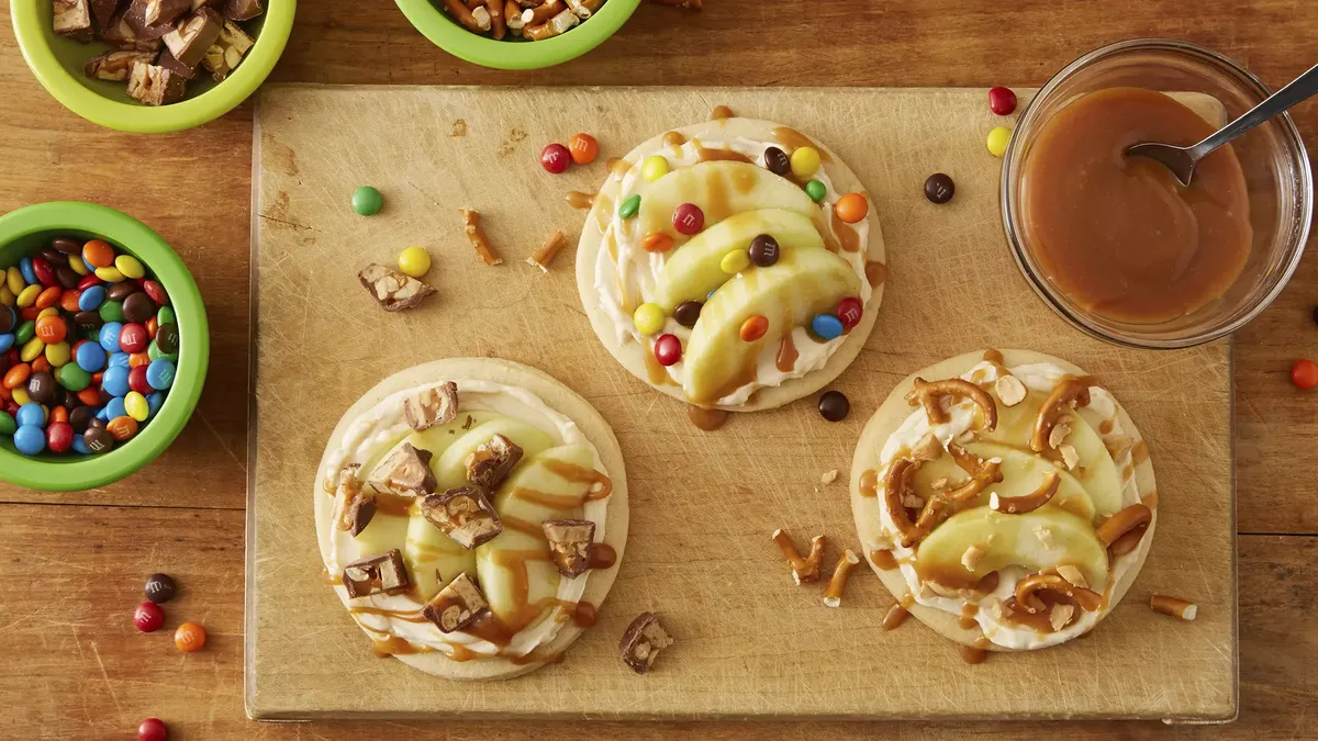 Mini Caramel Apple-Sugar Cookie Pizzas