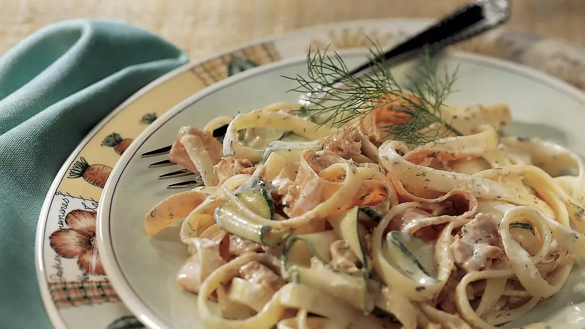 Pasta Salad with Salmon and Dill