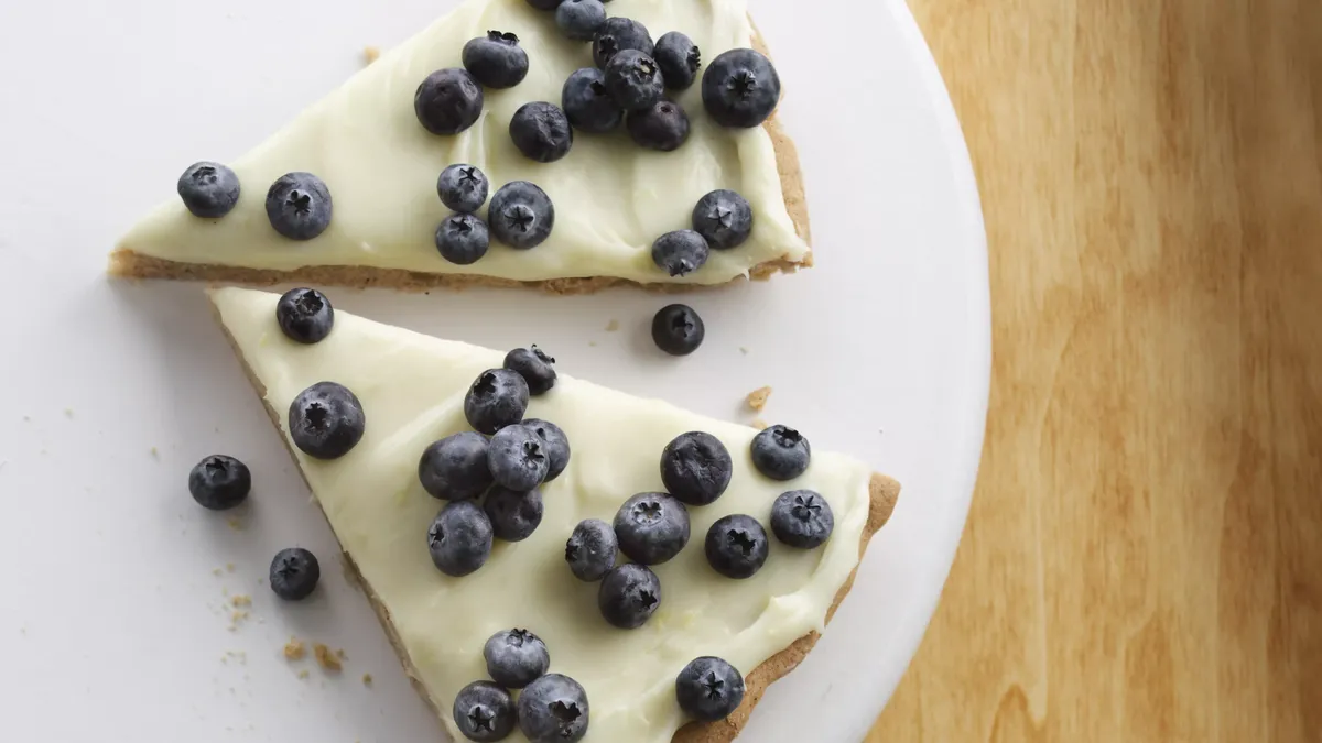 Blueberry-White Chocolate Cream Ginger Tart