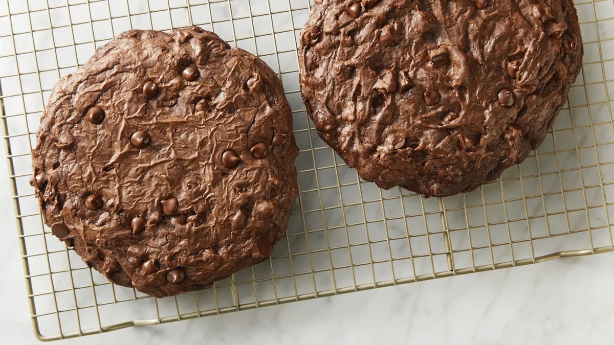 Gigantic Double Chocolate Chip Cookie