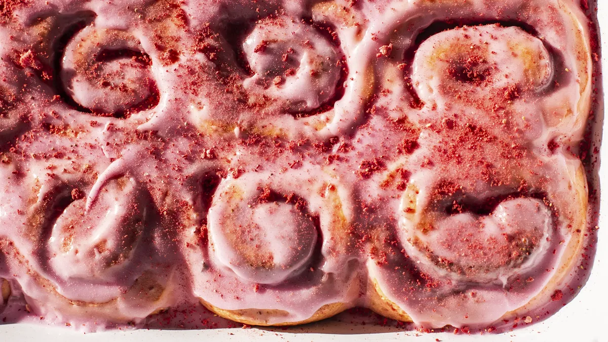 Easy Strawberry Sweet Rolls