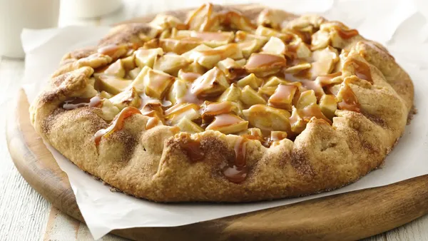 Apple Crostata with Caramel Sauce