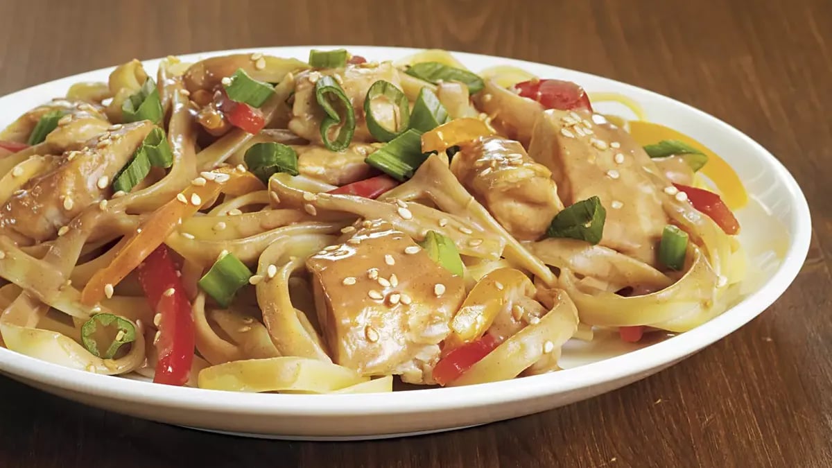 Sesame-Peanut Chicken Lo Mein