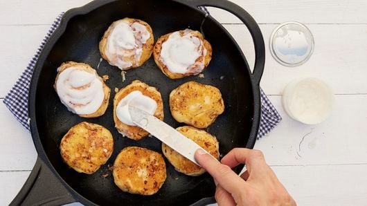 Cinnamon Rolls in a Cast Iron Baking/Frying/Pizza Pan – Crucible