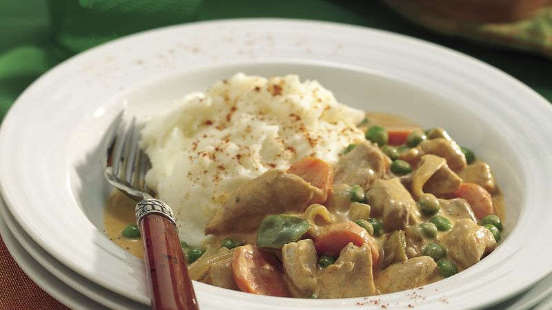Slow-Cooked Paprika Chicken with Mashed Potatoes