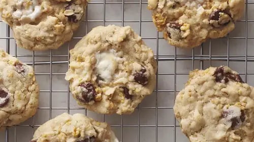 Chocolate Chip-Marshmallow Crunch Cookies