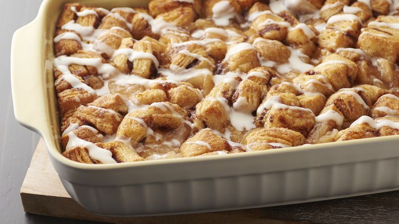 Make-Ahead Apple Pie Cinnamon Roll Breakfast Bake