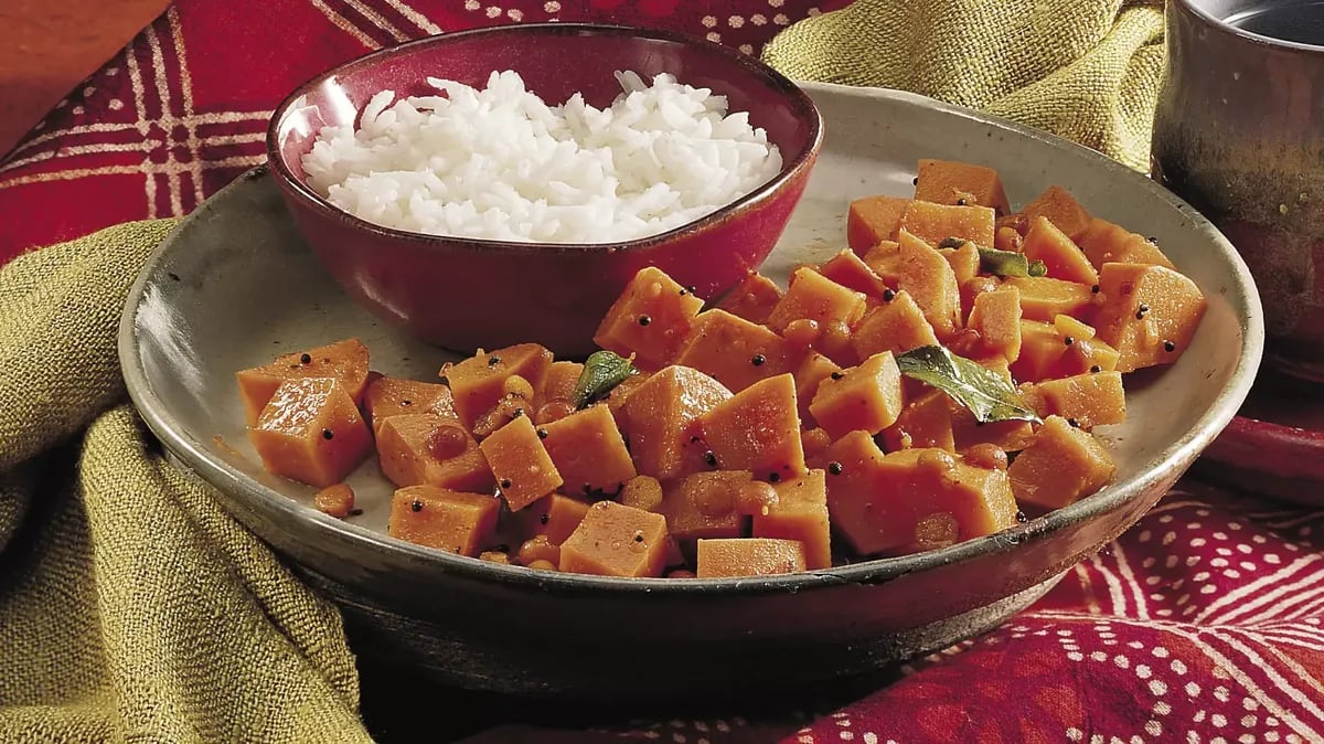 Sweet Potato Curry (Shakarai Urulikazhangu)