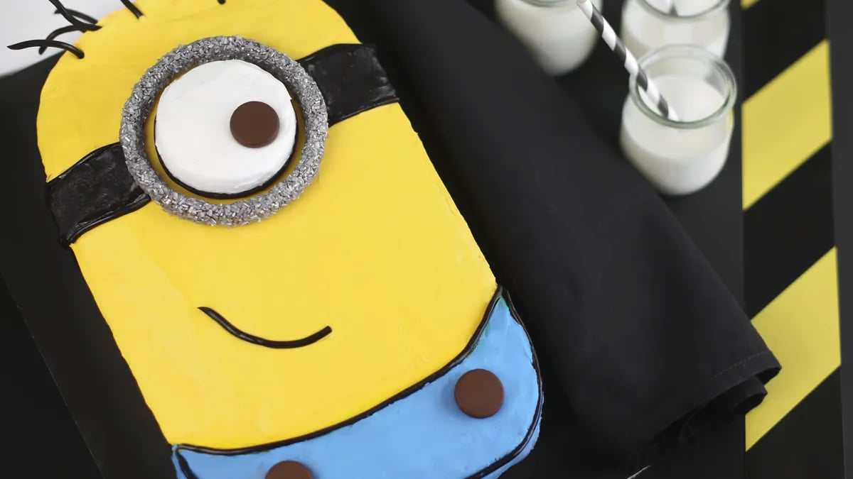 Minion Sheet Cake