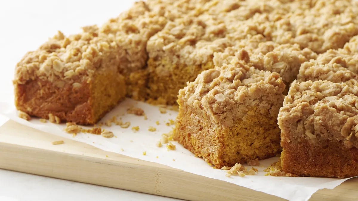 Pumpkin Streusel Coffee Cake