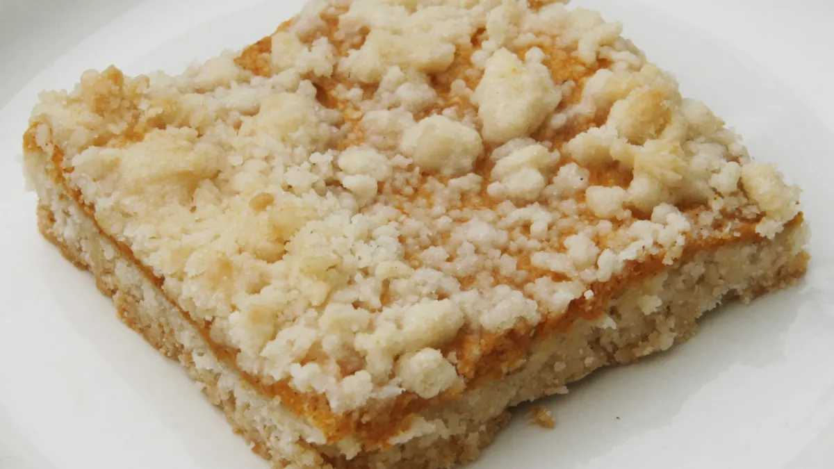 Pumpkin Streusel Cookie Bars