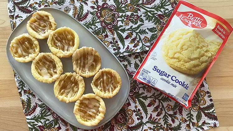 Maple-Glazed Apple Pie Cookie Cups