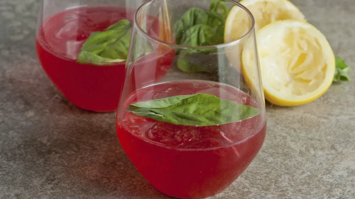 Blackberry-Basil Spritzer