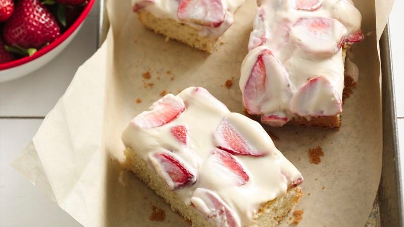 Strawberry-Sour Cream Cake
