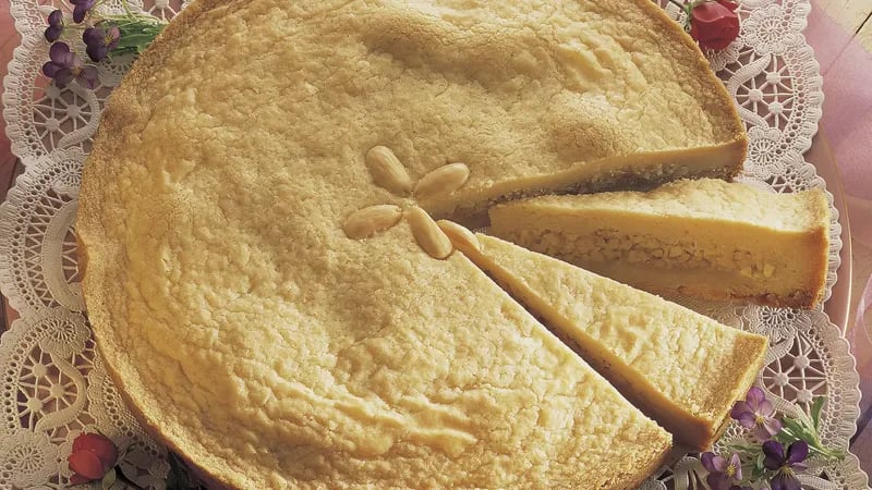 Almond-Filled Cookie Cake