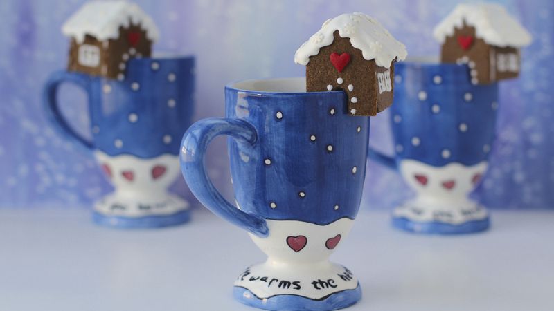 Mini Gingerbread Houses for Your Mugs