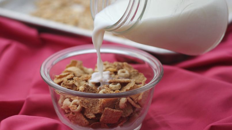 Cereal Granola with Almonds and Warm Milk