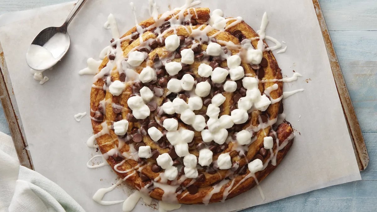 3-Ingredient Giant Hot Cocoa Cinnamon Roll	