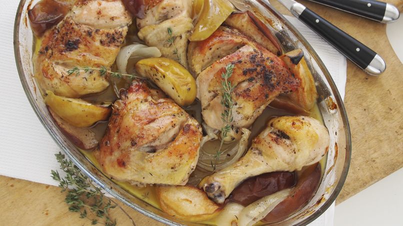 Baked Chicken with Apple Slices