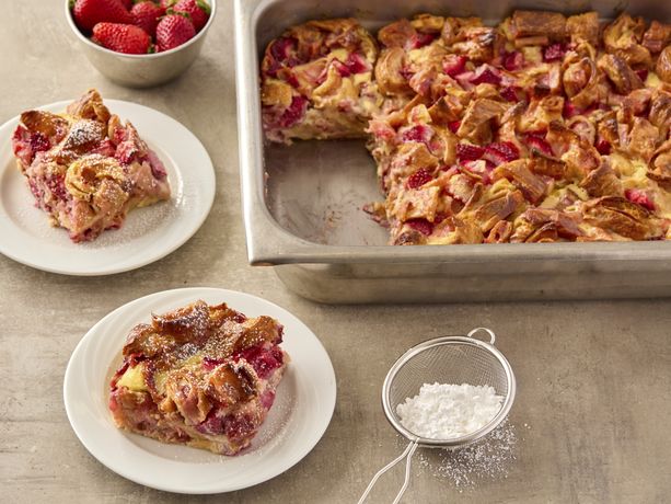 Strawberry Cheesecake Bread Pudding