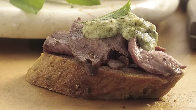 Beef Crostini with Pesto Mayonnaise