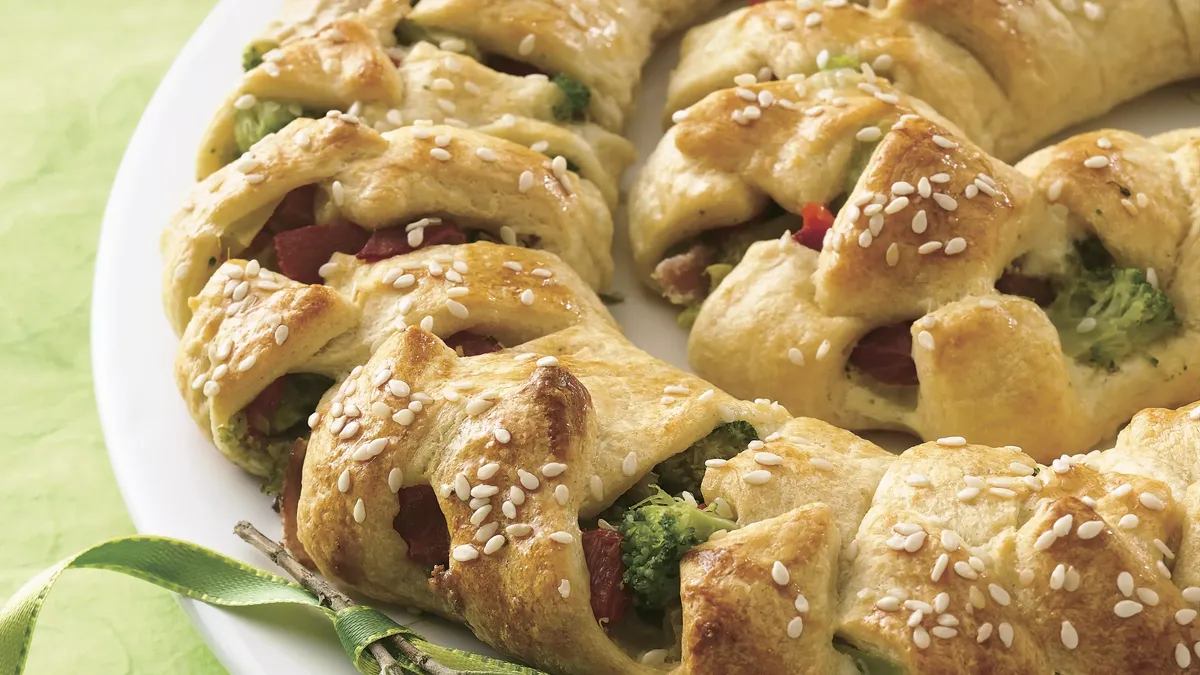 Broccoli-Bacon Crescent Spiral