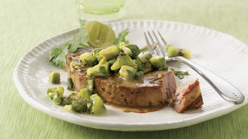 Atún con Salsa de Aguacate y Kiwi