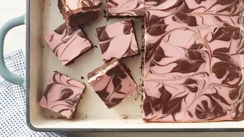 Raspberry-Chocolate Swirled Cheesecake Bars