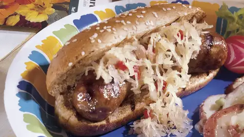 Old-Fashioned Brats in Beer