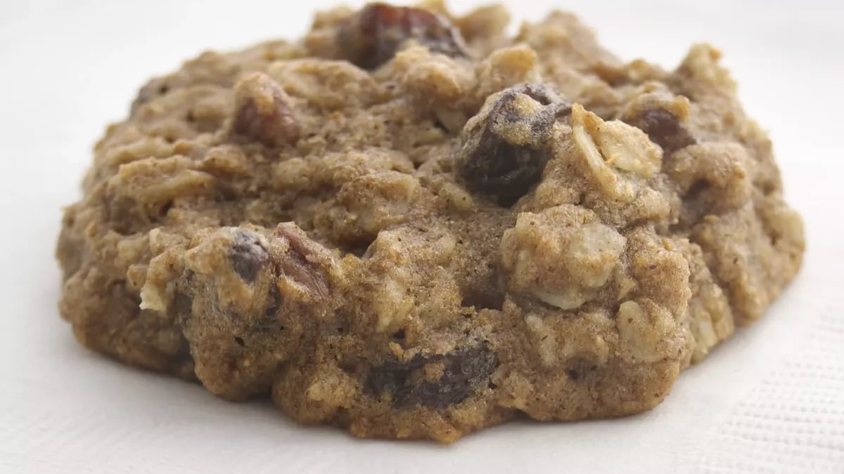 Skinny Oatmeal-Raisin Cookies