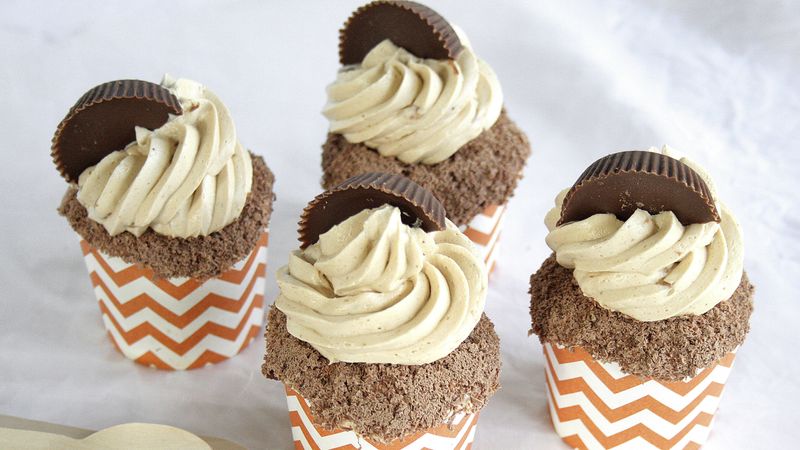 Reese’s® Peanut Butter Cookie Buttercream Topped Cupcakes