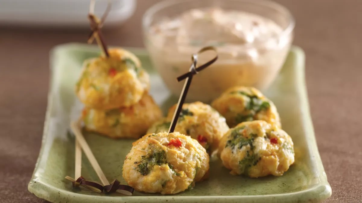 Sriracha Veggie-Cheese Balls and Sauce