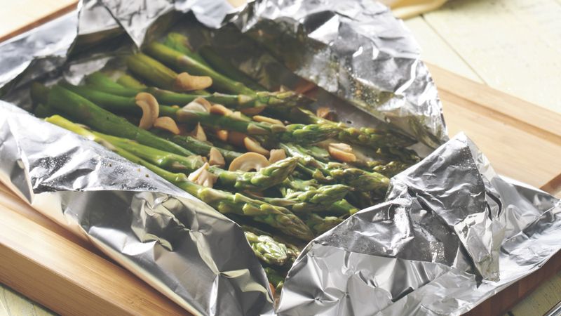 Grilled Cashew-Asparagus Foil Pack