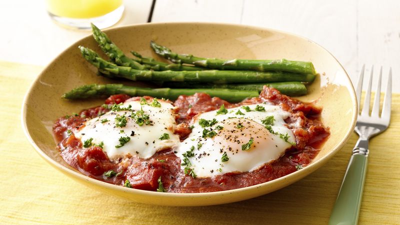 Poached Eggs with Tomato Sauce and Asparagus
