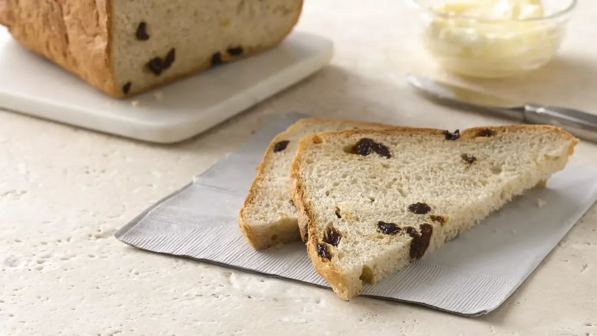 Bread Machine Cinnamon-Raisin Bread