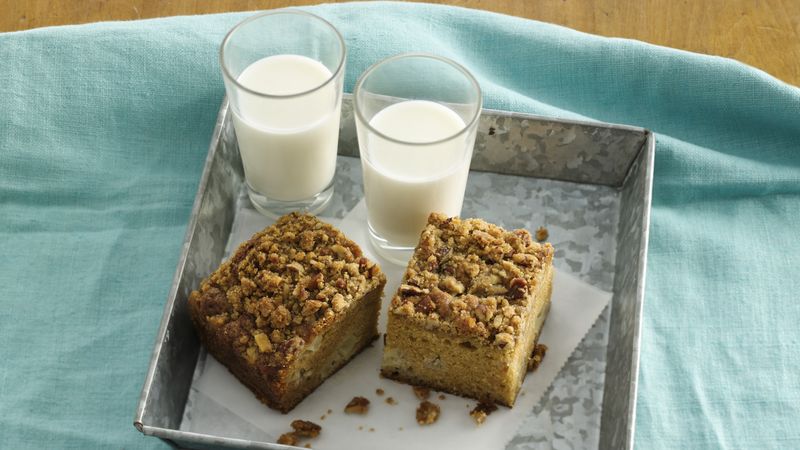 Country Pear-Pecan Snack Cake