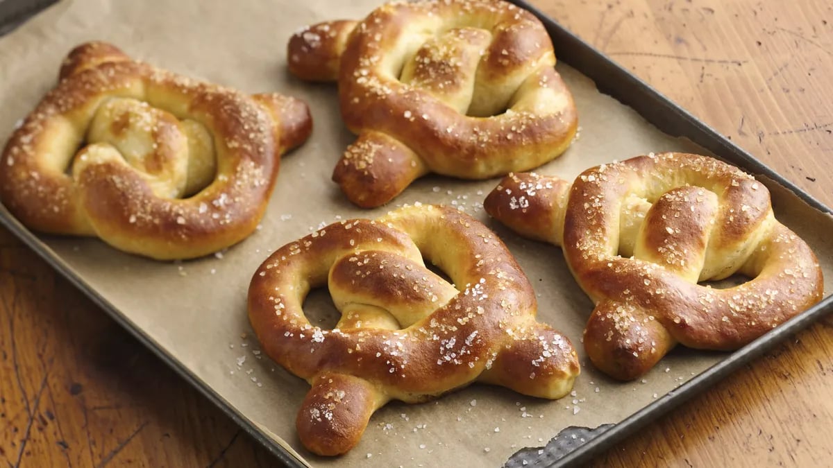 Jalapeño and Cheese-Filled Pretzels