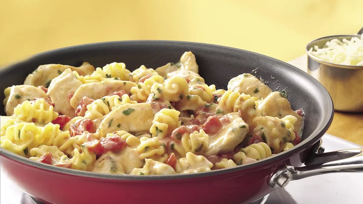 Cheesy Tomato-Chicken Skillet