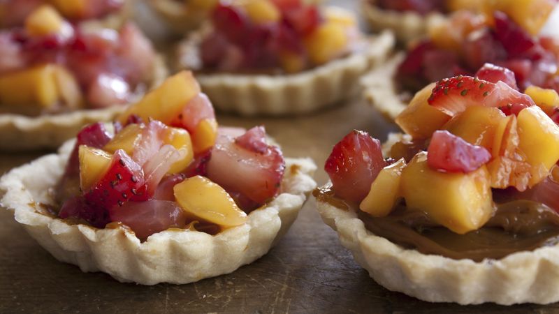 Rustic Tartlets Filled with Dulce de Leche, Strawberries and Mango
