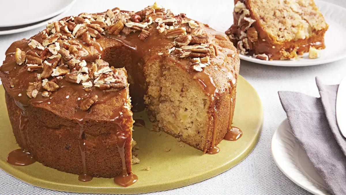 Salted Caramel Apple Cake