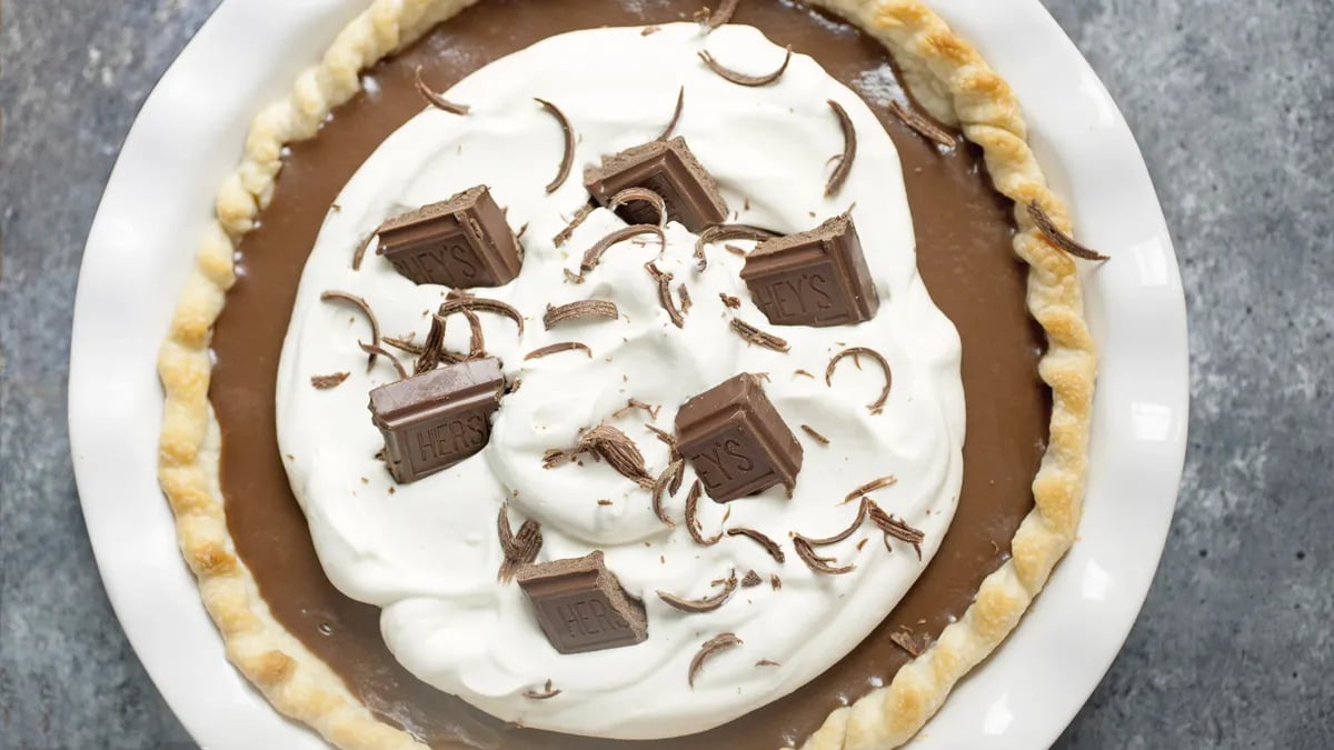 Icebox Hershey® Bar Chocolate Pie