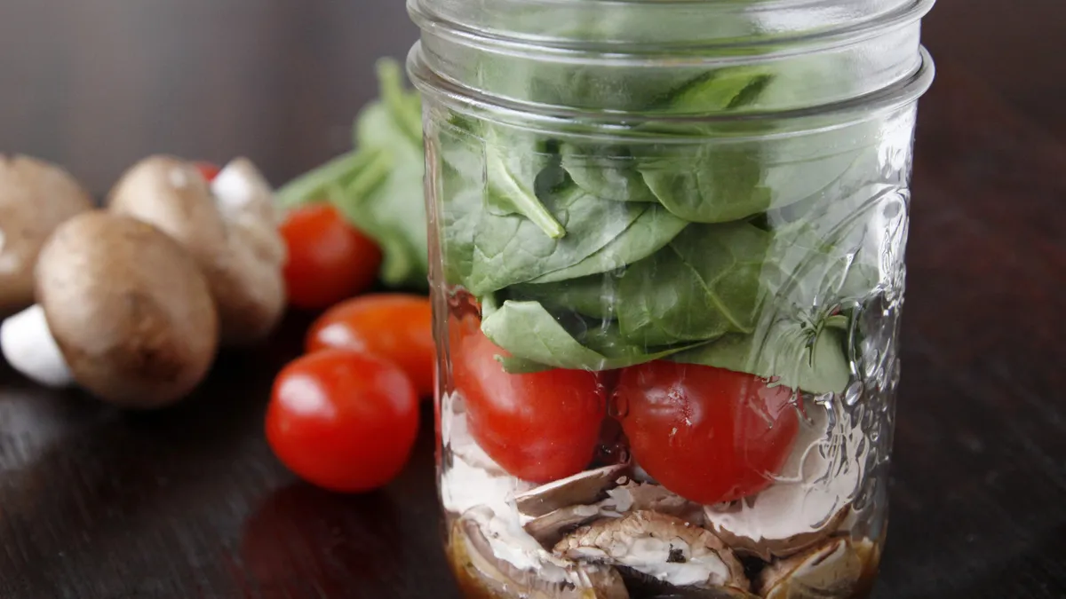 Mason Jar Salad Shakers