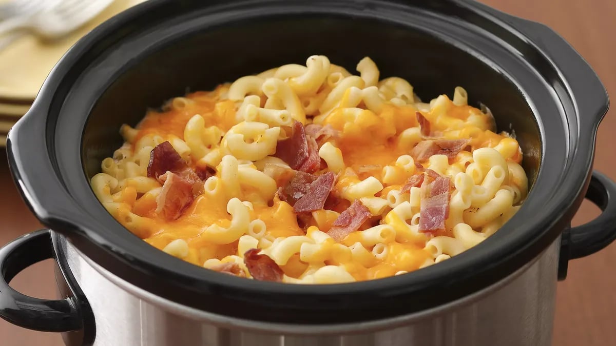 Slow-Cooker Bacon Topped Mac and Cheese