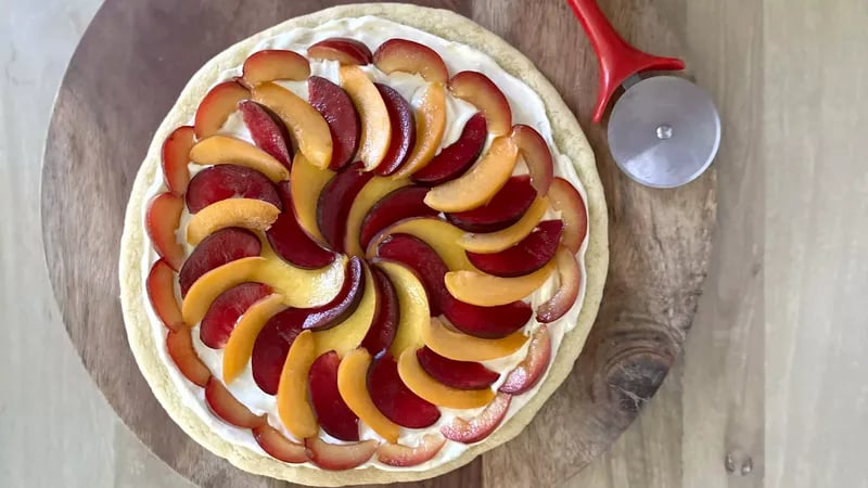 Dessert Fruit Pizza